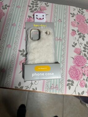 heyday Plush Fur Phone Case with Gold Ring Accent - Cream